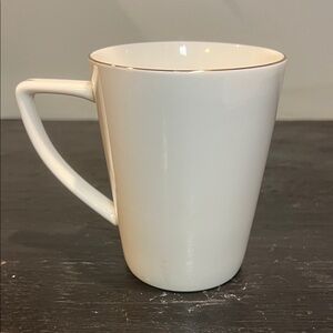 NWOT Elegant White Ceramic Mug Holder Trim @ 10 oz